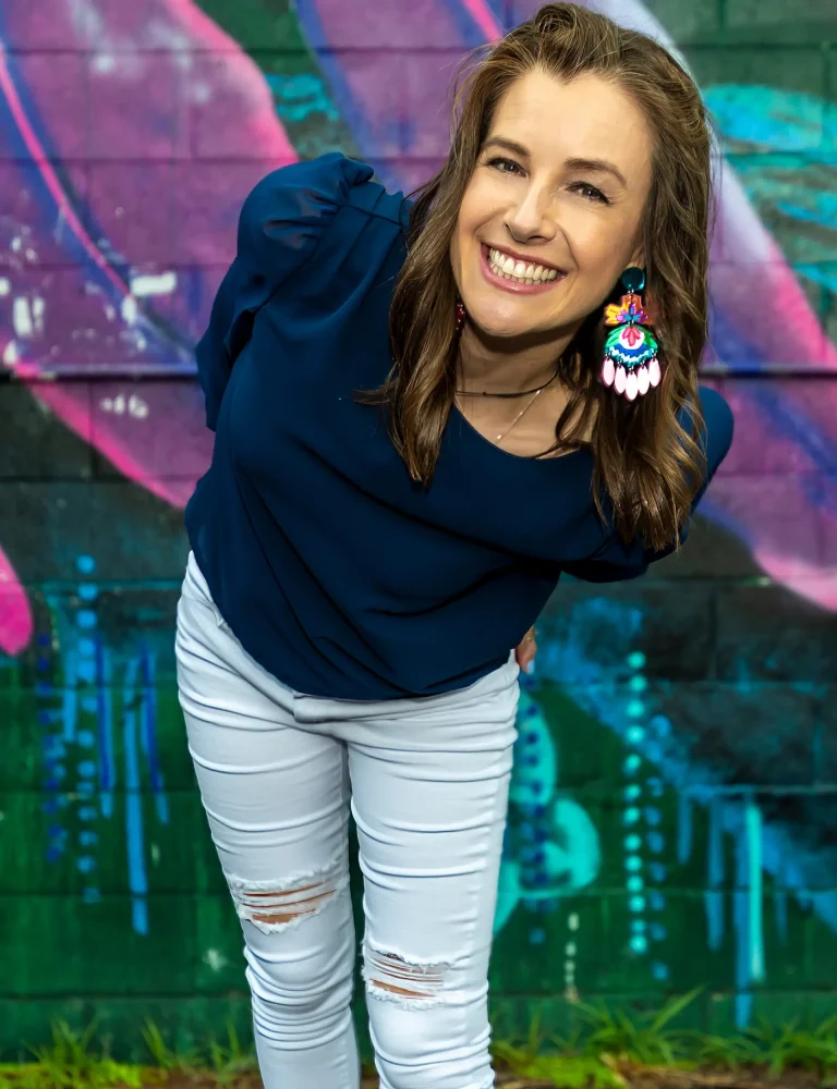 Coaching Sarah Rus blue shirt
